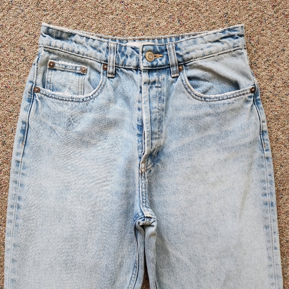 Zara High Rise Cropped Straight Leg Jeans Sz 4 Light Wash Frayed Button Fly - Picture 4 of 10